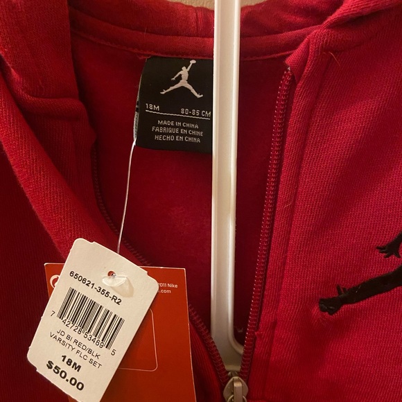 Jordan 2-piece athletic suit, 18 months - Picture 3 of 3